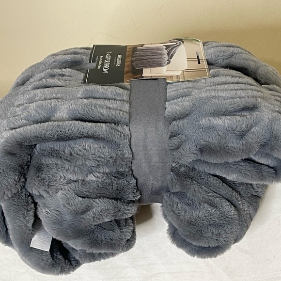 Berkshire Faux Fur Throw in Gray - Picture 6 of 7